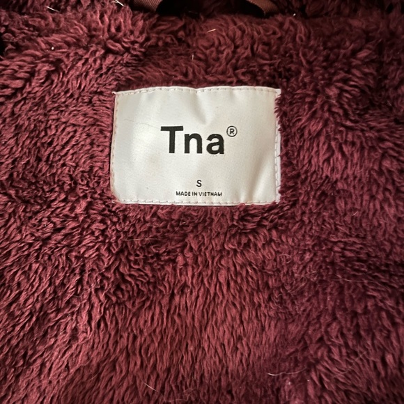 TNA Puffer Jacket - Picture 3 of 5